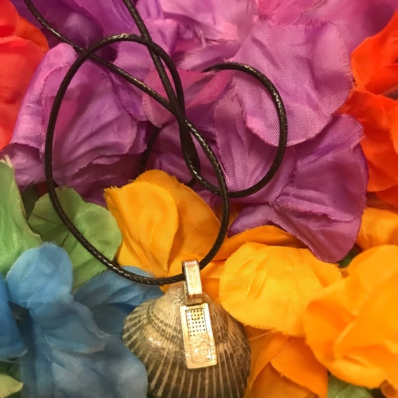 Seashell Handmade Necklace - Picture 2 of 16